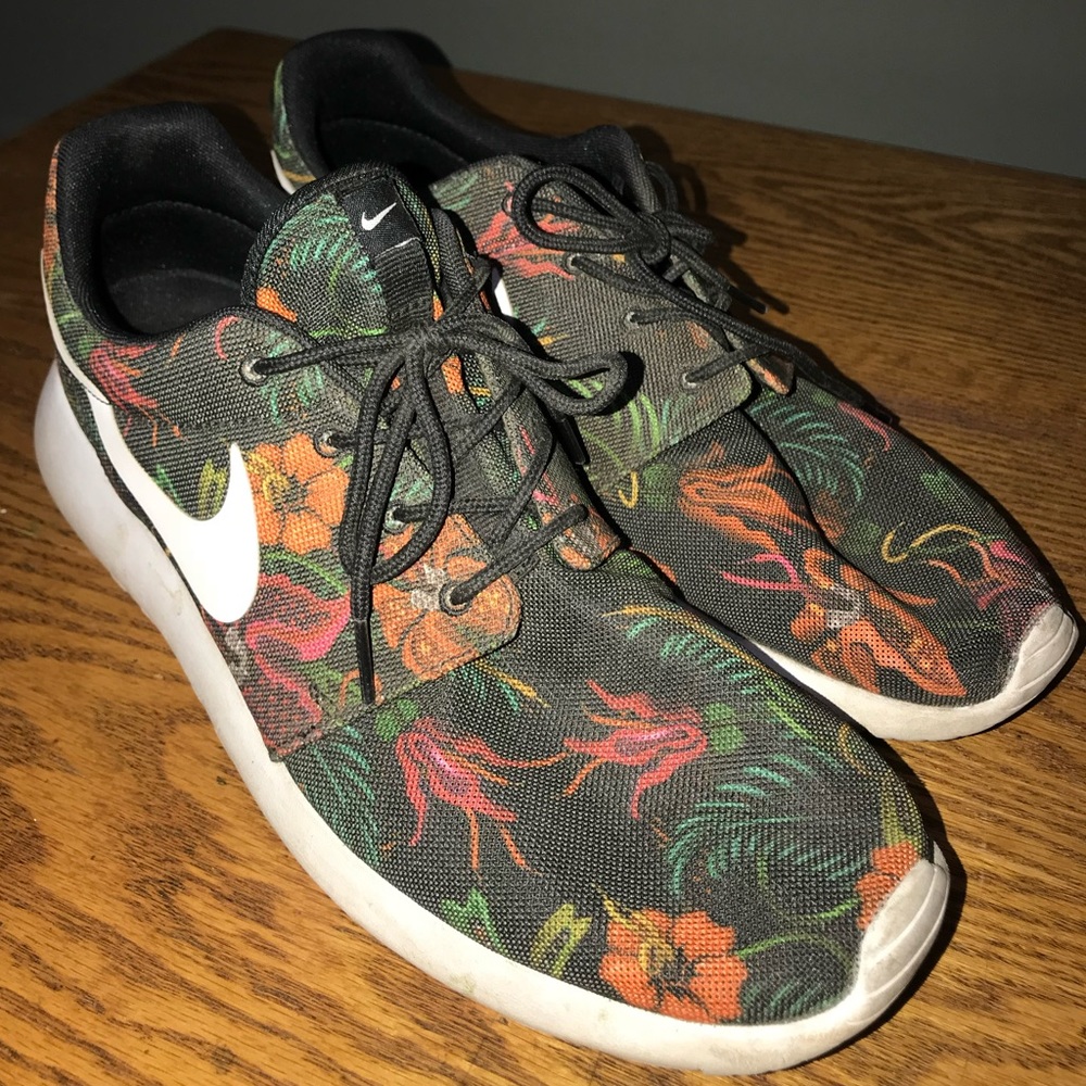 Nike Roshe run Bird of Paradise floral